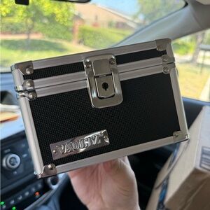VANJUNZ Black and Silver Lock Box